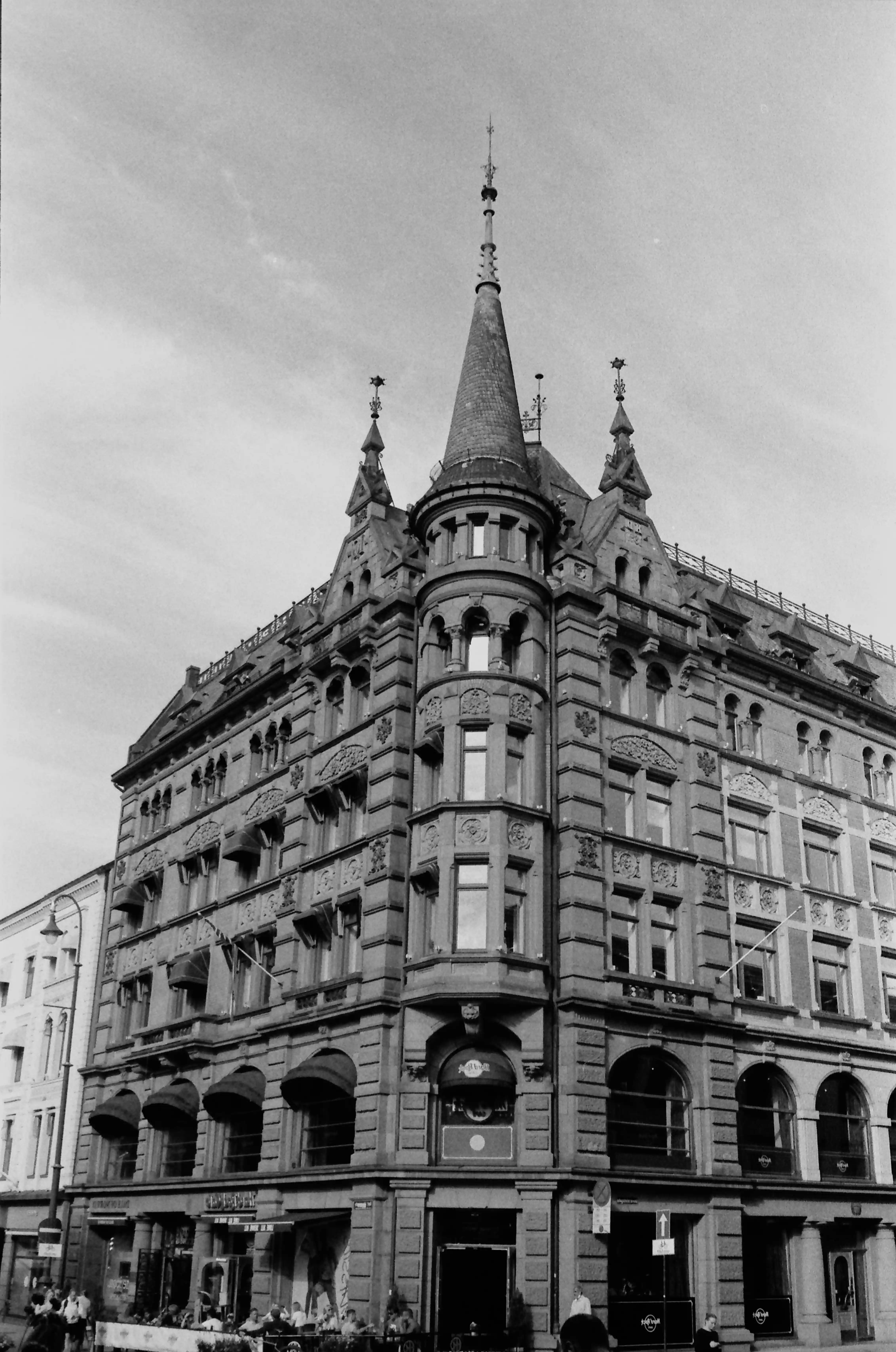 Black and white picture of a bulding with spires and ornamentations