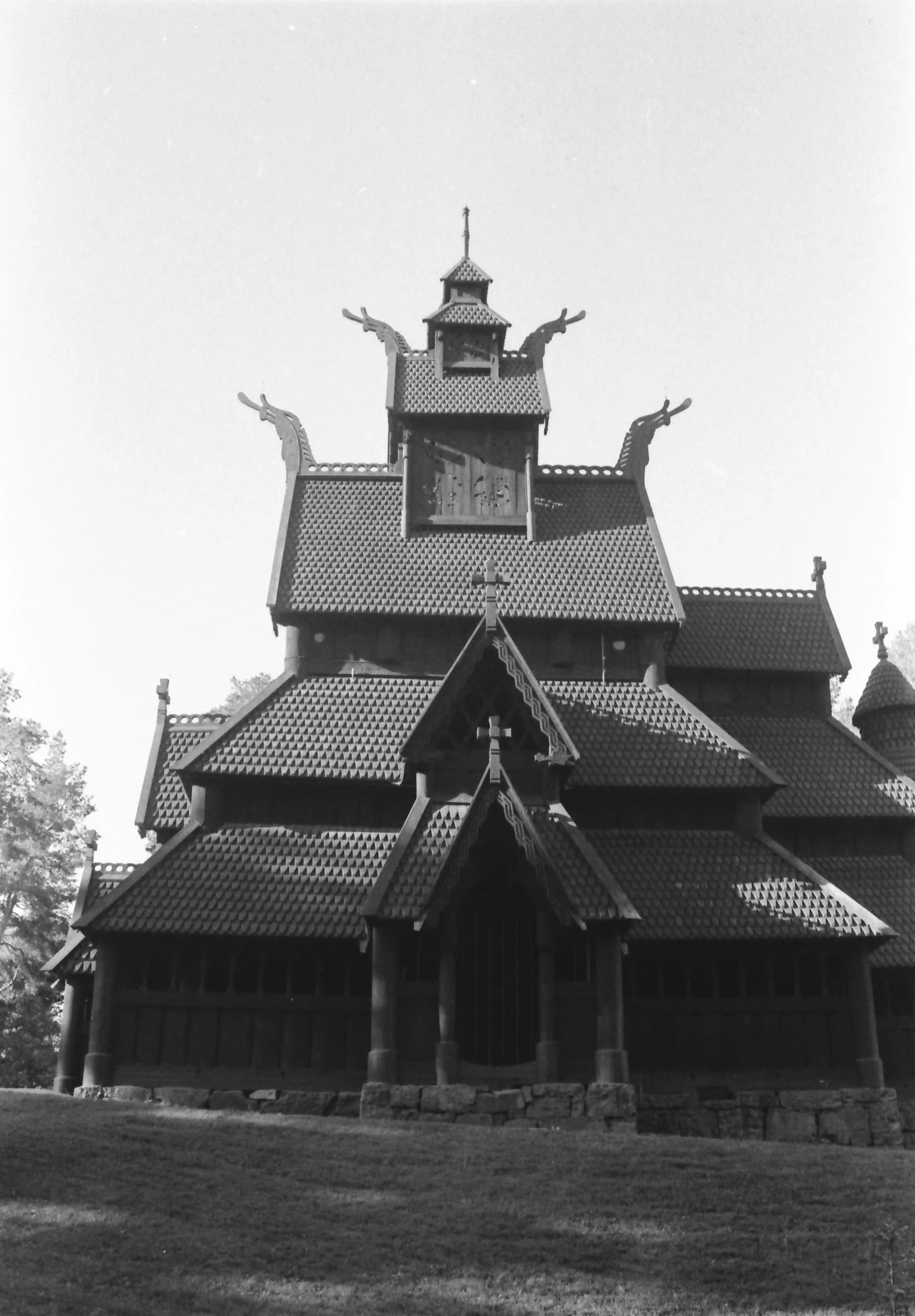 Black and white picture of a Stavkirke
